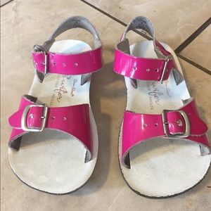 Girl’s Saltwater Sandals
